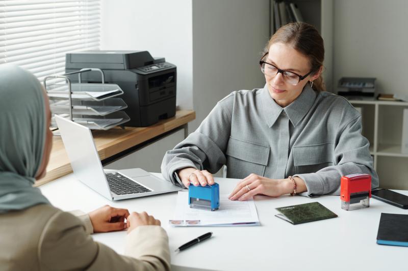 Llevar símbolos religiosos en el lugar de trabajo